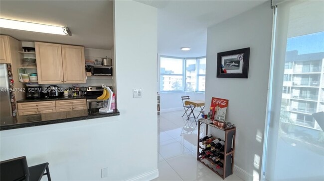 Building Photo - 16565 NE 26th Ave