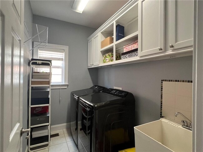 Building Photo - 7190 Belcrest Dr