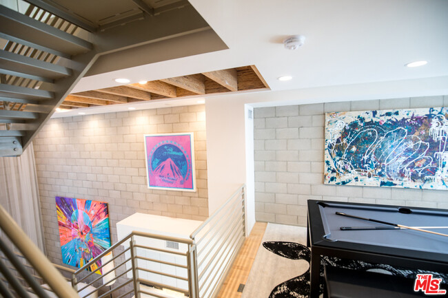Building Photo - 3450 Cahuenga Blvd