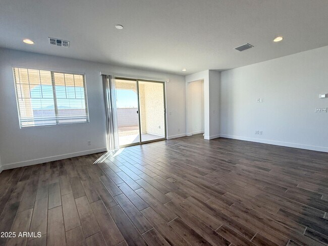 Building Photo - 10203 W Crittenden Ln