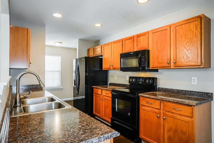 Building Photo - 7333 Brighton Hill Ln