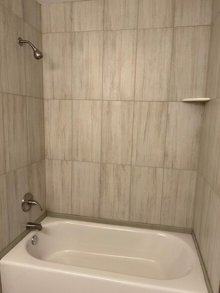 Building Photo - 8124 Ryers Ave