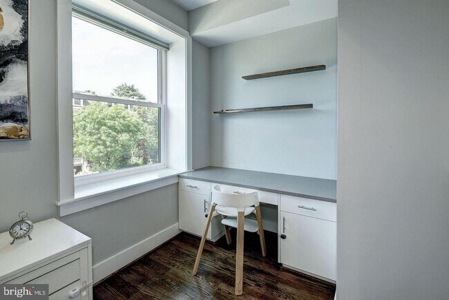 Building Photo - 1478 Harvard St NW