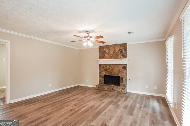 Building Photo - 40 Breckenridge Ln