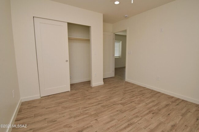 Building Photo - 5116 E Pima St