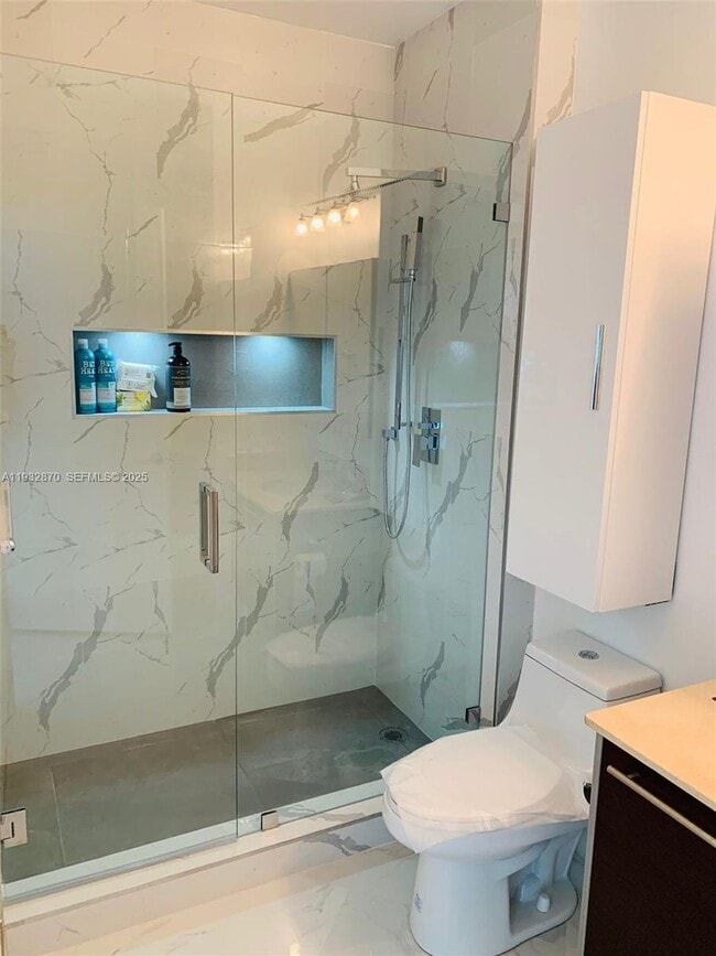 Building Photo - 1900 N Bayshore Dr