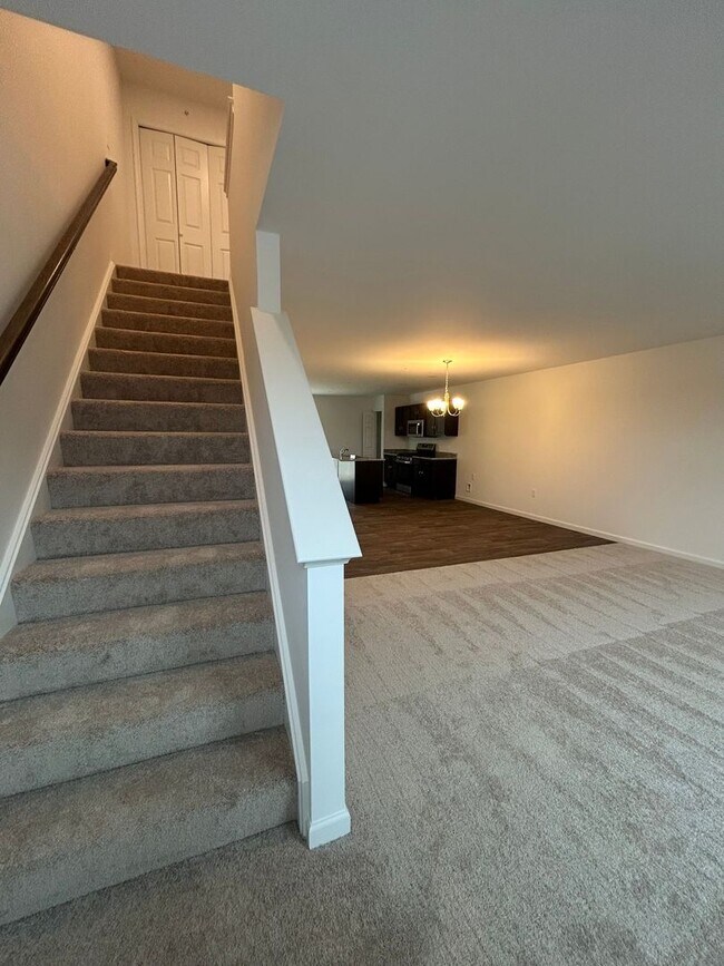 Building Photo - Newly Built 3 Bed, 2.5 Bath Townhome in Carlisle