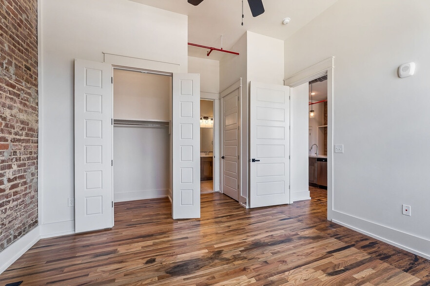 Building Photo - 211 W Colville St