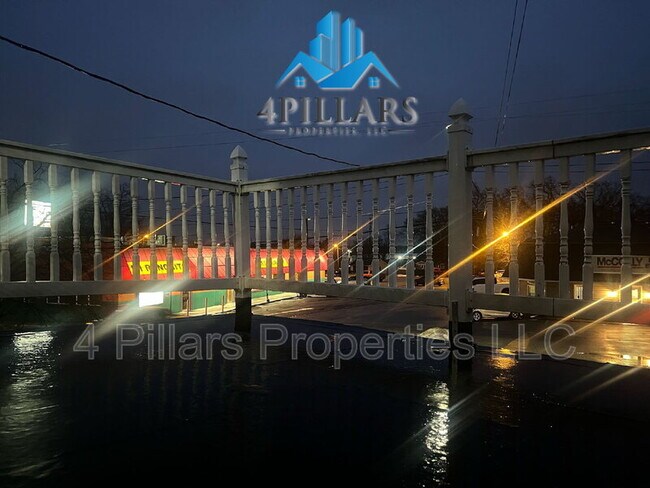 Building Photo - 162 W Commercial Ave