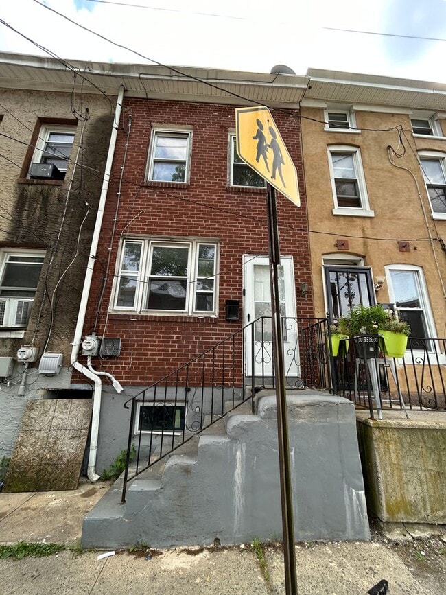 Building Photo - 821 Southard St