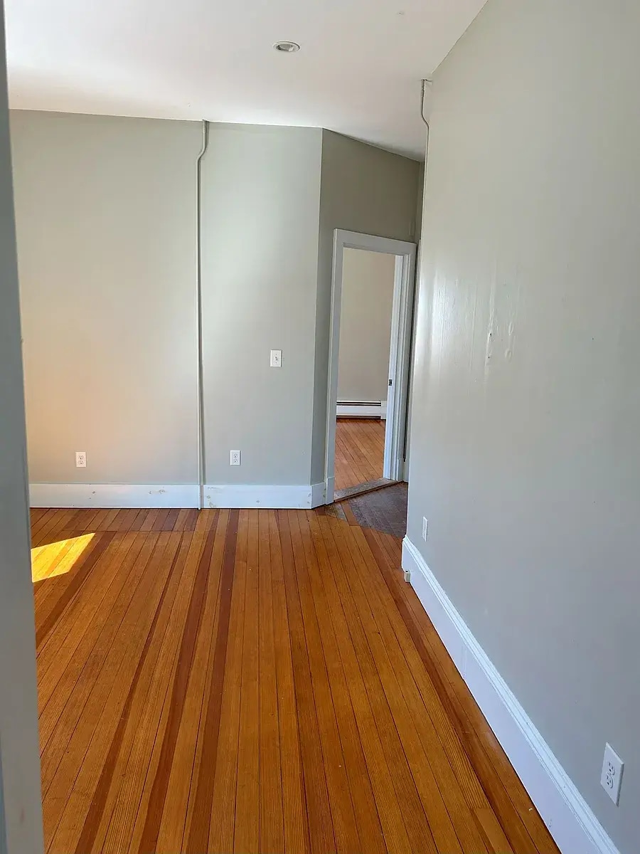 Living room (unfurnished view) - 59 Winter St
