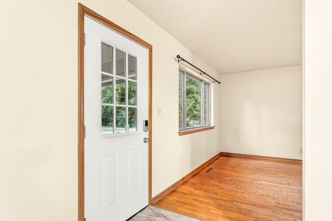 Building Photo - 1628 N Marlan Ave