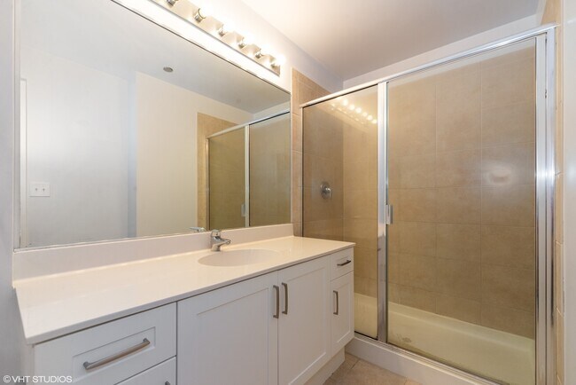 Building Photo - 1720 S Michigan Ave