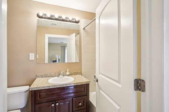 Building Photo - Fully Furnished Townhome for Rent – NO LEASING FEE