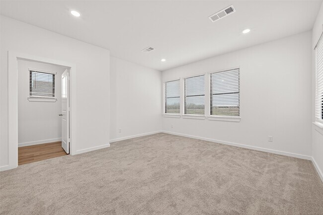 Building Photo - 3203 Home Ct