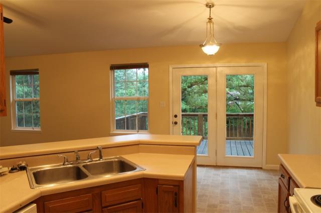 Building Photo - 713B Tall Oaks Dr