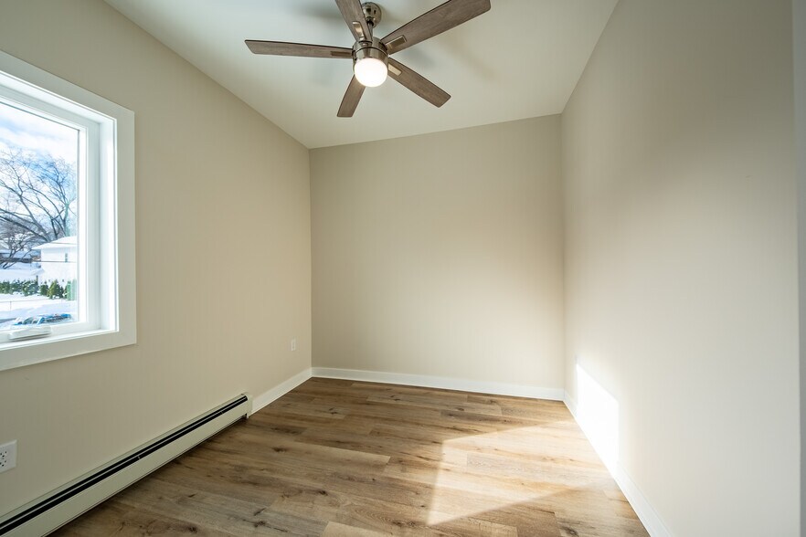 Building Photo - 412 W Baraga Ave