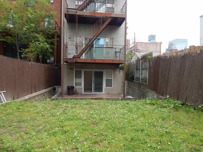 Building Photo - 135 SUSSEX St