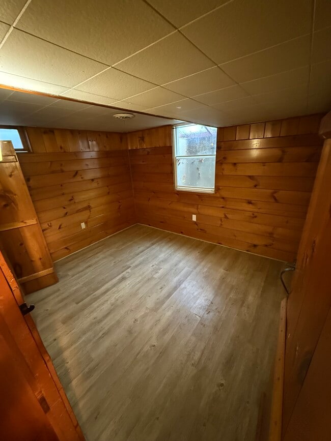 Building Photo - 1220 10th Ave N