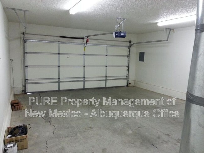 Building Photo - 200 Valle Vista Dr