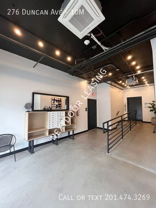 Building Photo - 276 Duncan Ave