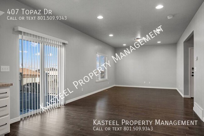 Building Photo - 407 Topaz Dr