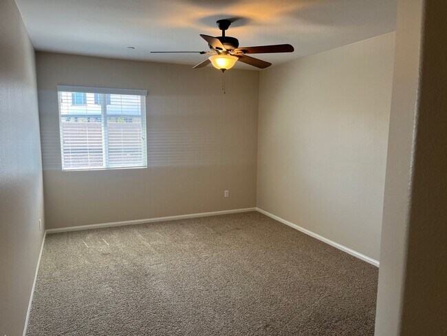 Building Photo - Menifee 5 Bedroom