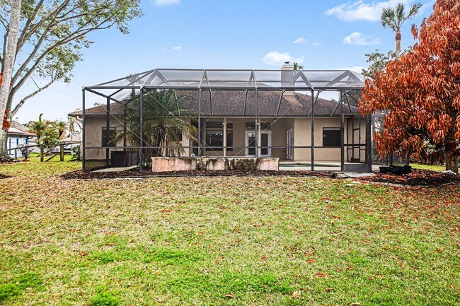 Building Photo - Canal front home!