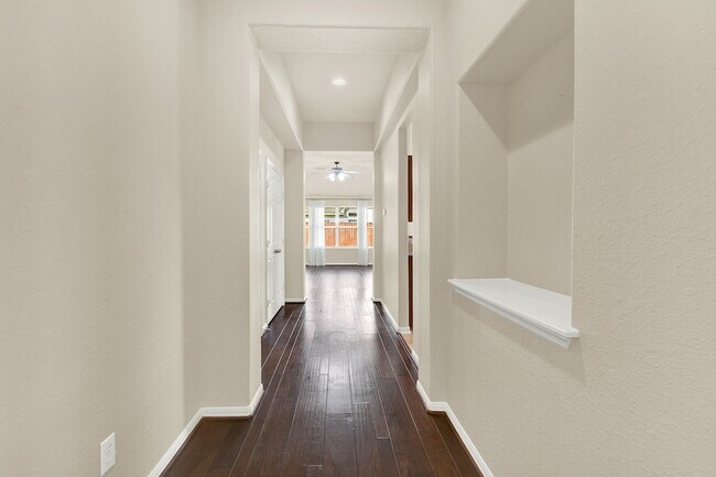 Building Photo - 9226 Fernwillow Dr