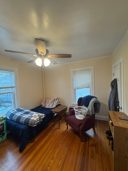 Building Photo - 71 Fairbanks St