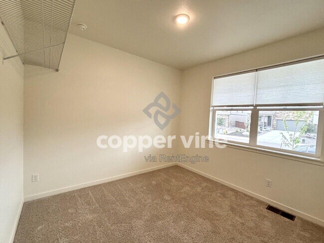 Building Photo - 429 Bluebird Rd