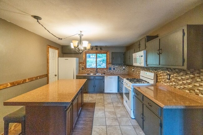 Primary Photo - Single Family Home in Mead School District!