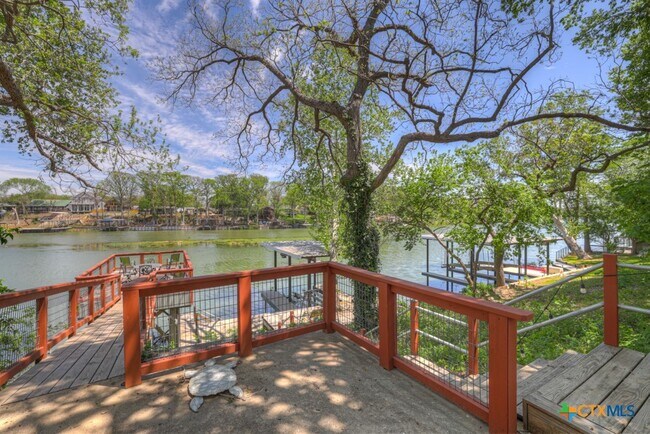 Building Photo - 1015 Reiley Rd