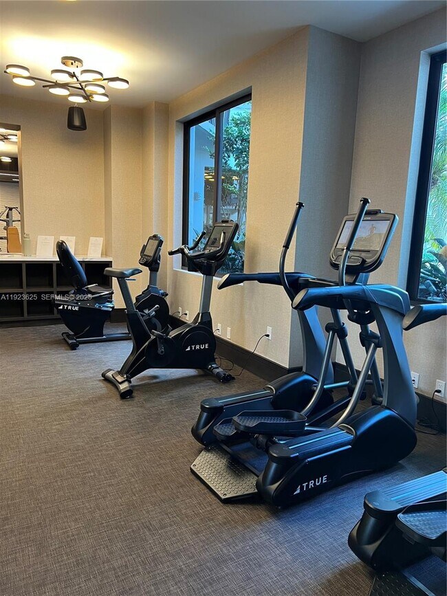 Building Photo - 301 Altara Ave