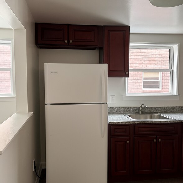 kitchen - 3590 Grant Ave