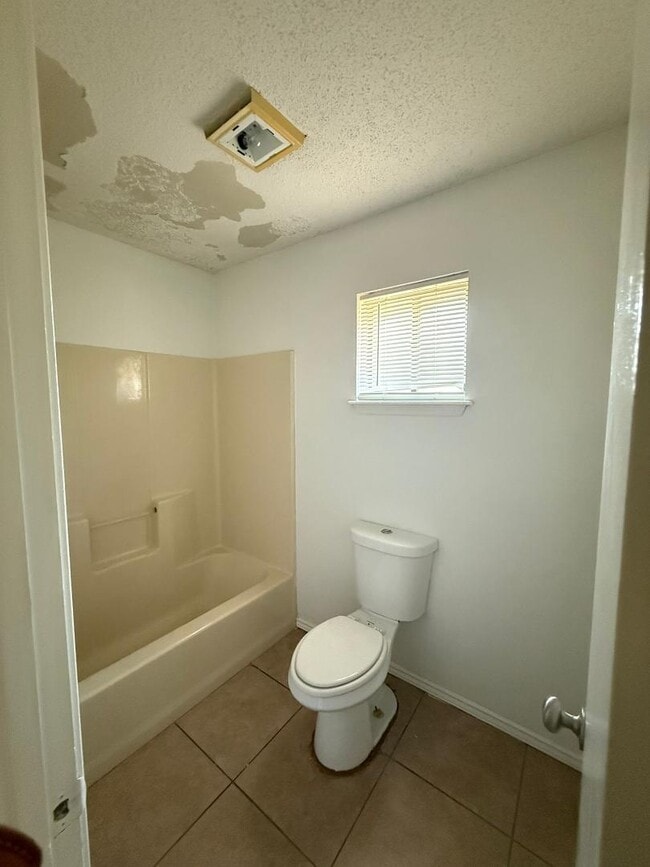Building Photo - 108 N Mina De Oro St
