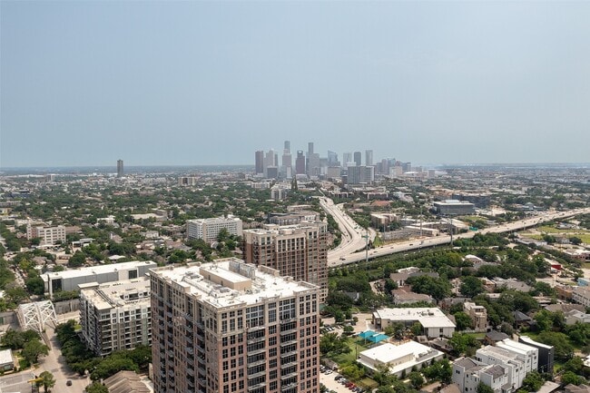 Building Photo - 5000 Montrose Blvd