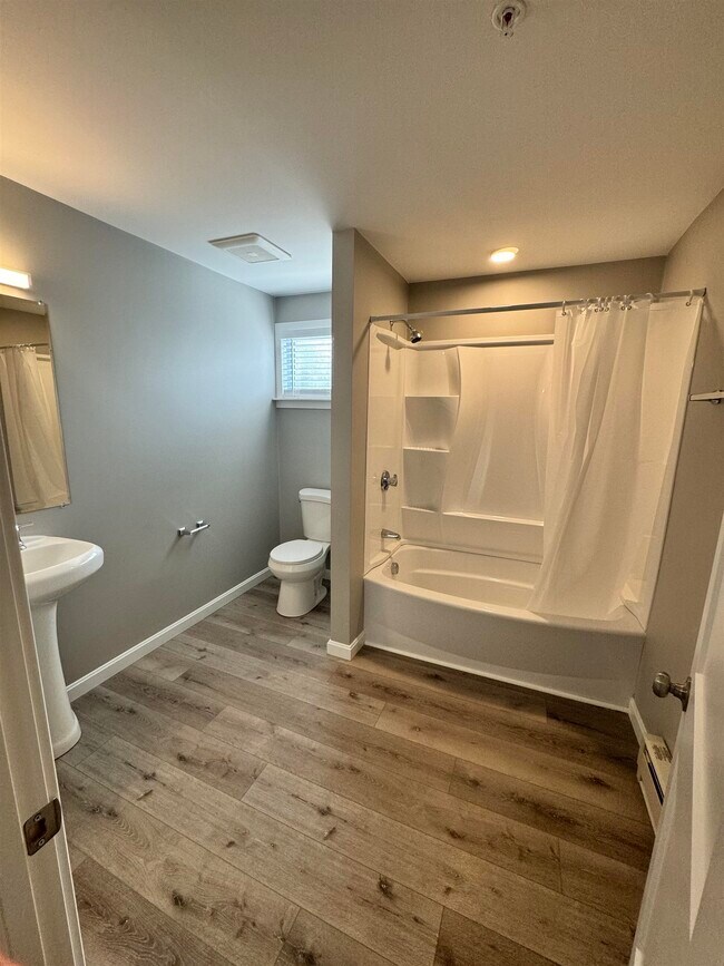 Building Photo - 24 Monarch Wy