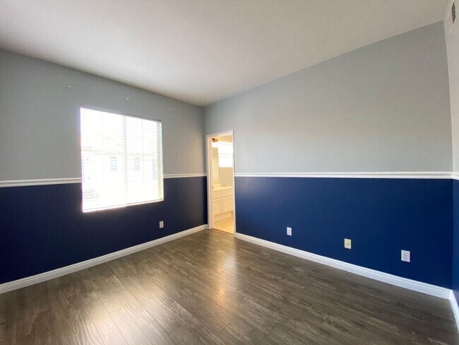 Building Photo - Beautiful Townhome in the Cascada Communit...