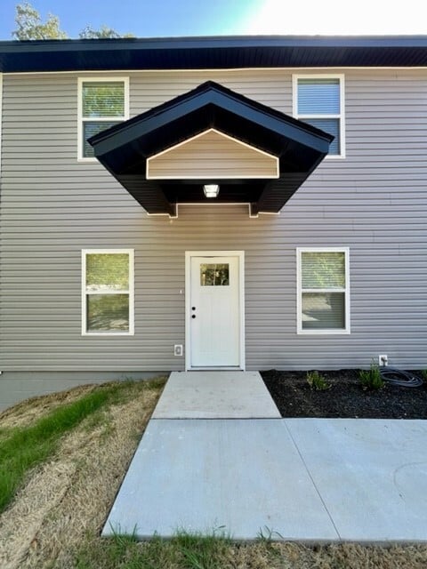 Building Photo - 1 Inchcape Ln