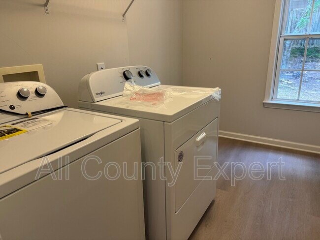 Building Photo - 4318 Shillham Ct