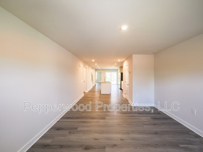 Building Photo - 4555 Duparc Way