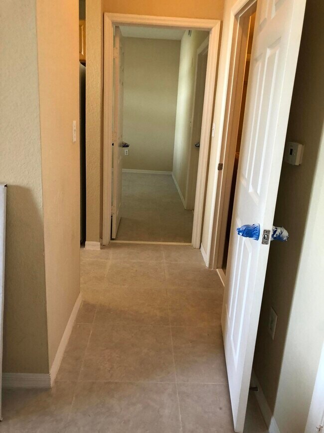 Building Photo - 15025 Michelangelo Blvd