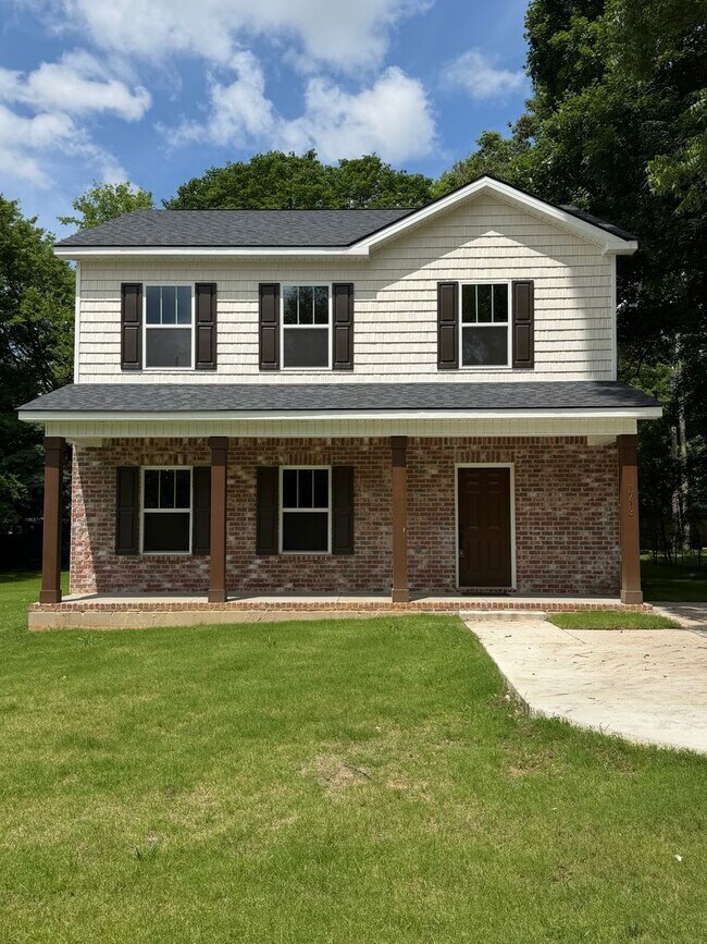 Building Photo - 1713 Golf Club Ln NW