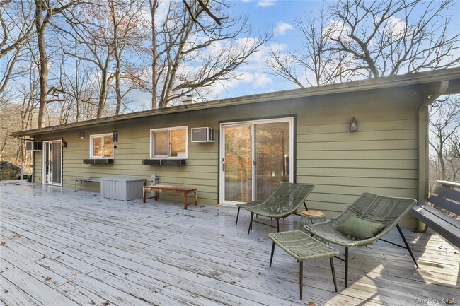 Building Photo - 20 Cedar Rd E