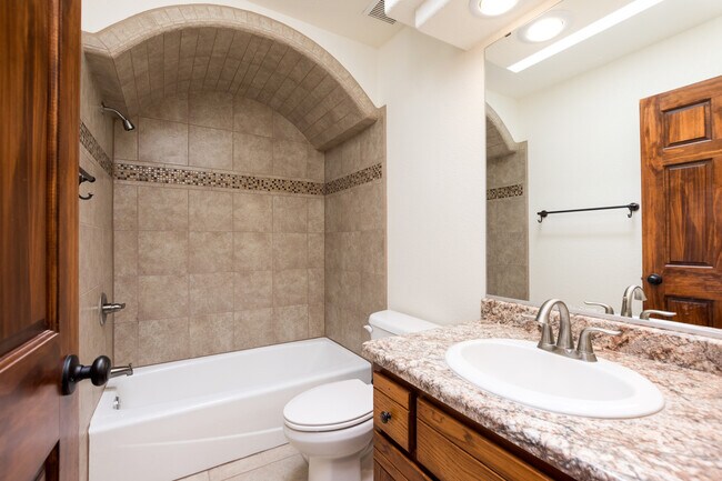 seconday bathroom - 2365 Saturn Cir