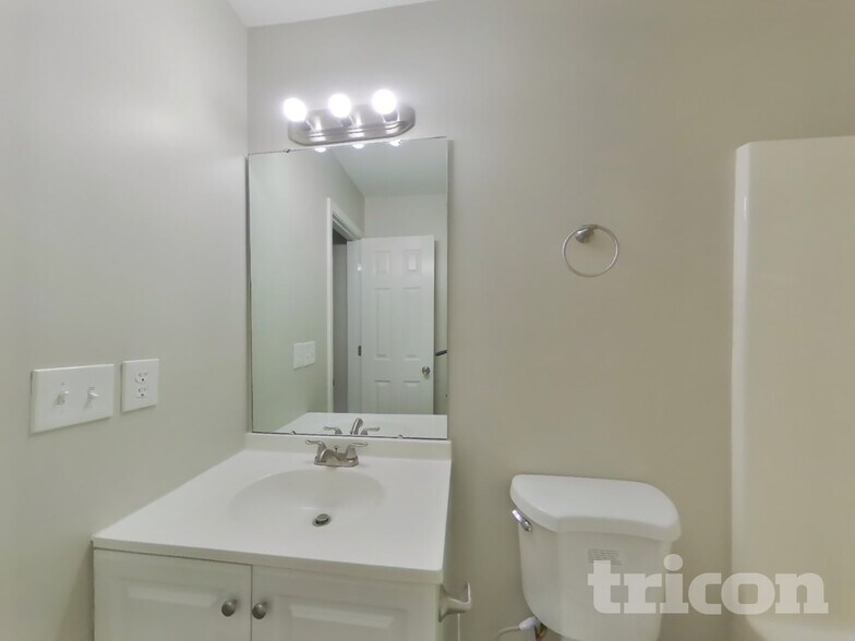 Building Photo - 309 Peachtree Rd