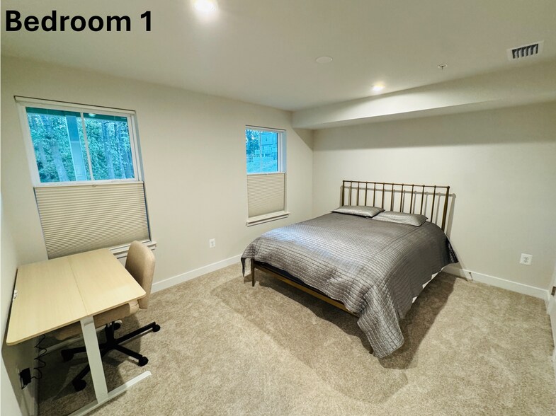 Ground suite with connected bathroom - 7868 Blackbriar Way