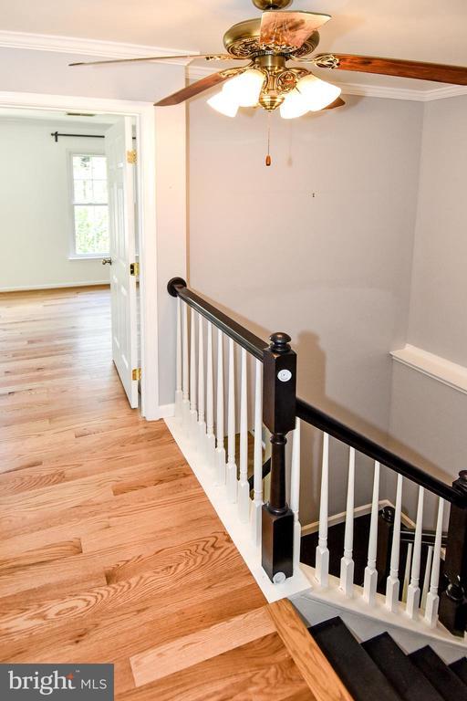 Building Photo - 5987 Edgehill Ct