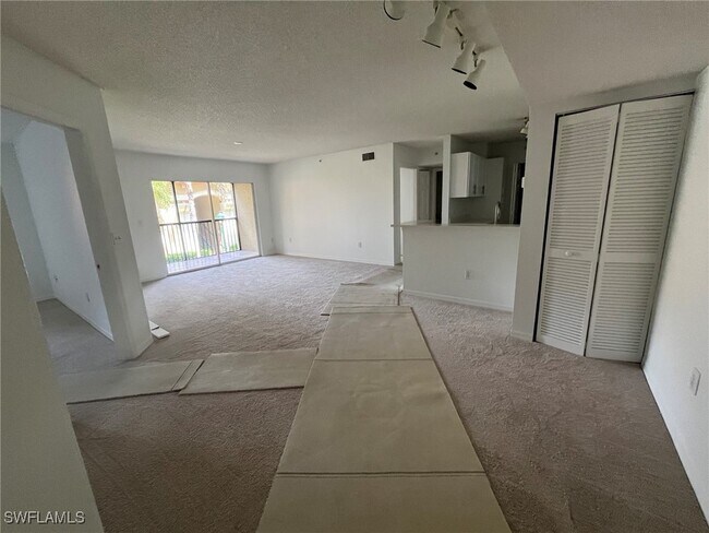 Building Photo - 8950 Colonnades Ct E
